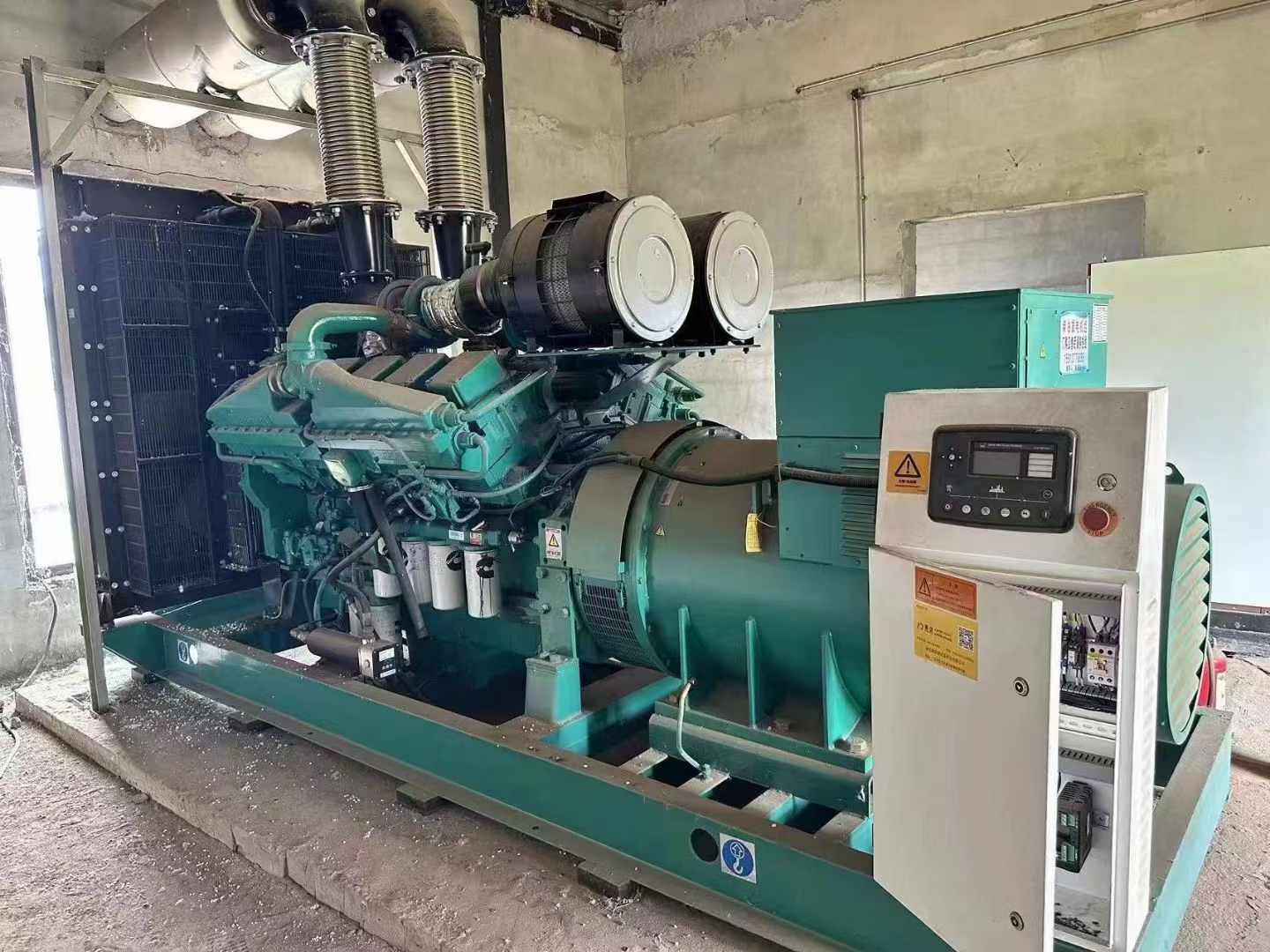 山阴无功补偿装置的性能评估需要考虑哪些因素？