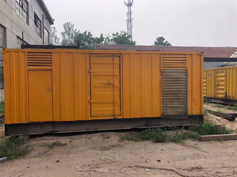 山阴发电机出租进行负载测试时，电瓶电量不足的具体判断标准是什么？